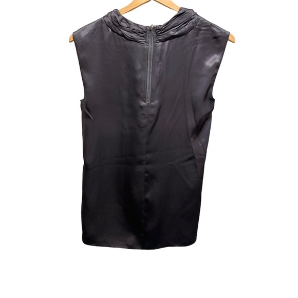 Banana Republic Silk Ruffle Sleeveless Blouse Size XS - Picture 2 of 11